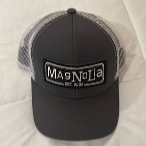 Magnolia hat